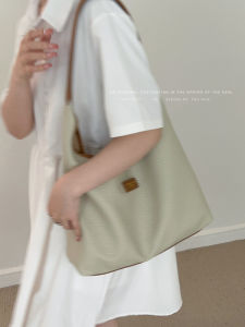 Large Capacity Womens Tote Bag Underarm Single Shoulder Bag for Commuting And Class Trendy Summer New Arrival Versatile