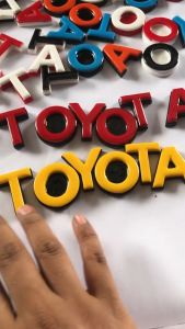 EMBLEM KAP MESIN TOYOTA VARIASI TIMBUL 3D BAHAN FIBERGLASS