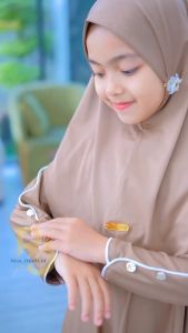 Baju Muslim Anak Bahan Jersey / Gamis Anak Set Hijab 3-11 Tahun / Gamis Putih Anak Kekinian