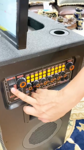 Loa Màn Hình Cảm Ứng MTMAX TB3388 Màn Hình 22 Inch siêu mượt mà Công Suất 600wkèm 2mic UHF hỗ trợ hát hay chống hú rít cực tốtthiết kế thông minh gọn gàng dễ dàng di chuyển phục vụ ca hát gia đình thao tác cực kỳ dễ sử dụng