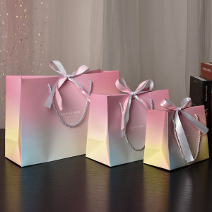 Macaron Colored Gift Bags Teachers Day Luxury Packaging Candy Handbag Fashionable Paper Bags for Clothing Shopping