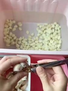 Peeling Garlic Clip for Kitchen Tool Manual Multi-function Stainless Steel Garlic Vegetable Manual Nuts Peeling Clips