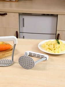 Manual Food Masher – Perfect for Baby Food Potatoes Sweet Potatoes & Garlic