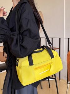 Casual Outdoor Bowling Bag Womens 2025 New Style Lightweight Crossbody Handbag Single Shoulder Bag Simple Design Nylon Material