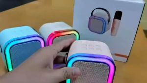 Loa Karaoke Bluetooth Xách Tay Mini K12 Tích Hợp Đèn Led Nhiều Màu - Loa Nghe Nhạc Siêu To Tặng Kèm 2 Micro Không Dây - BẢO HÀNH 1 ĐỔI 1 từ MƯỜNG THANH ROYAL