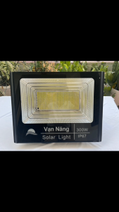 Đèn pha năng lượng mặt trời Vạn Năng Solar 25W 40W 60W 100W 200W 300w