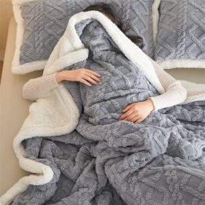 ผ้าคลุมโซฟาขนแกะสีแดงอ่อน ผ้าคลุมที่นอนแบบหนาสำหรับฤดูหนาว ผ้าคลุมเครื่องปรับอากาศสำหรับใช้ในออฟฟิศ ผ้าคลุมไหล่สำหรับฤดูร้อน ผ้าคลุมแบบลำลอง