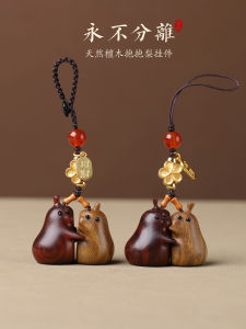 2024 New Car Keychain Fashionable Personalized Sandalwood Pendant Mens Style Pear Division Green Sandalwood Chain Accessory