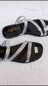 Sandal Wanita: Dari Plip Plop hingga Terbaru & Bisa COD