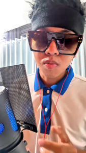 Micro thu âm MAX05 PRO Micro tích hợp đèn RGB. Đáp ứng được các yêu cầu ghi âm của người sử dụng mà còn mang lại trải nghiệm sáng tạo đầy đủ và mới lạ. Cùng với sự phát triển của công nghệ và đam mê ca hát âm nhạc...