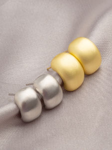 ต่างหูทรงโค้งเงาแบบล้างลึกสำหรับผู้หญิง เครื่องประดับแฟชั่นระดับไฮเอนด์ ต่างหูทรงกลมแบบเรียบง่าย สไตล์เกาหลี