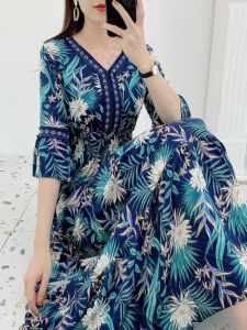 ชุดเดรสยาวผ้าไหมคอวีพิมพ์ลายดอกไม้เอวสูงสไตล์โบฮีเมียน ชุดเดรสยาวคลุมเข่าทรงเอ แขนกระดิ่ง กระโปรงทรงเอ ฤดูร้อน 2023