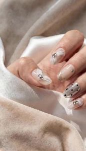 NAILCO | 10Pcs/Set Gentle Spring Short Ellipse Cat Eye Gilded Nail Patch Press on Nails Fairy Sweet White Flower Rhinestone Nail Tips Art