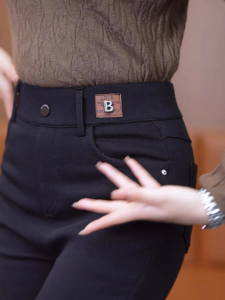 กางเกงยีนส์ทรงสลิมฟิตเอวสูงหนาอบอุ่นสำหรับผู้หญิง กางเกงยีนส์ทรงเข้ารูปสำหรับใส่ลำลองในฤดูหนาว กางเกงขายาวทรงสลิมฟิตสำหรับผู้หญิง