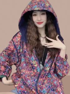 เสื้อคลุมกันแดดผู้หญิงฤดูร้อนปี 2025 ใหม่ ระบายอากาศได้ดี ใส่ได้หลากหลาย ป้องกันรังสียูวี แจ็คเก็ตคาร์ดิแกนแบบสวมสบายสำหรับกลางแจ้ง