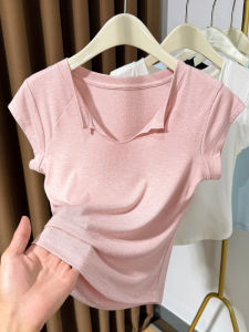 เสื้อยืดคอวีแขนสั้นผ้าฝ้ายลายกระดูกไผ่สีชมพูนุ่มสำหรับผู้หญิง 2025 ฤดูร้อน เสื้อชั้นในแบบบาง ผ้าไหมน้ำแข็ง ถัก