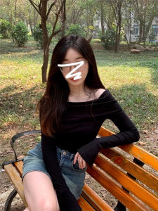 เสื้อยืดคอกลมแขนยาวทรงสลิมฟิตสำหรับผู้หญิง เสื้อเชิ้ตผู้หญิงฤดูใบไม้ร่วงใหม่ ทรงสลิมฟิต คอกลม เสื้อคลุมไหล่แบบลำลอง