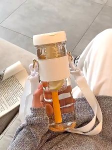 Botol Minum Bening Portable Dengan Saringan Terpisah Dilengkapi Tali Panjang Kapasitas 850ml KLX 106