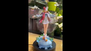 One Piece Uta Action Figure: Eco-friendly PVC Material, Perfect Design for Hobby Collections Toy Statue (22 cm)