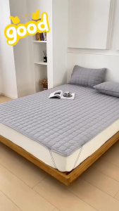 100% Waterproof Thicken Mattress Quilted Mattress Cover Fitted Bed Sheet Mattress Protector Cotton