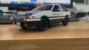 AE86 Alloy Body with Music and Light Four Doors Open Pull Back and Drift Tires - 1:32 Scale Diecast Car