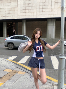 Sunshine สไตล์สปอร์ต เสื้อยืดแขนสั้นสีคู่เกาหลีเผ็ด เด็กผู้หญิง บรรยากาศโรงเรียนดอกไม้ ฤดูร้อน ผ้าฝ้าย คอวี สลิมฟิต Tee