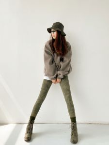 กางเกงโยคะทรงหลวมเอวสูงทรงเข้ารูปบางสำหรับผู้หญิง กางเกงขายาวทรงหลวมสวมใส่สบาย ผ้าไนลอนและยางยืด ผลิตในจีน