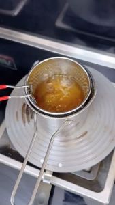 Stainless Steel Frying Pot Noodle Strainer with Handle Deep Frying Pan Japanese Tempura Fryer with Mesh Basket for French Fries Chicken Kitchen Use