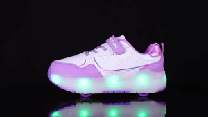 The LED Light skating shoes Boys‘ Girls’ Shoes Heelys Rollerskate Four-Wheel Deformation Wheel Shoes Walking shoes the skating shoes34-37