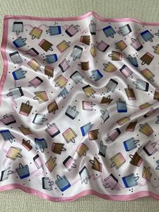 ผ้าพันคอไหม ผ้าพันคอไหมปักลายสไตล์เกาหลีสำหรับผู้หญิง ผ้าพันคอไหมปักลายฤดูใบไม้ผลิและฤดูใบไม้ร่วง เวอร์ชั่นแฟชั่นขนาดเล็กสำหรับสวมใส่ในทุกฤดูกาล