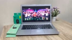 Toshiba Chromebook CB30-B3121 14-Inch Full HD LED Display Intel Celeron 4GB RAM 16GB SSD ChromeOS Multimedia-Laden Laptop