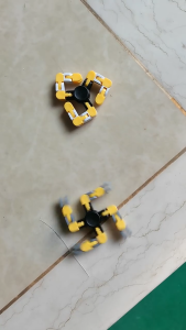 mainan anak fidget spinner 8cm spinning spinner bening Naruto Doraemon / SPINNER RUNNING 55CM spinner robot triaxal