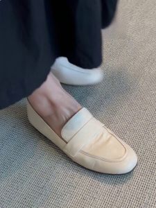 Ultra Soft Genuine Leather Slip-On round Toe Comfortable Commute Flat Bottom Womens Fashion Loafers Korean Style Low Heel