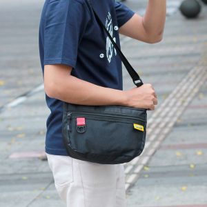 Tas Selempang Cowok Slingbag Hitam Kombinasi Pria Dinir Polos