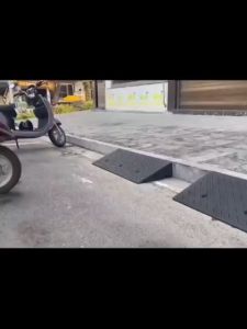 Footpath tire Ramp Tire ramp Footpath path Car load bearing