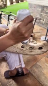 น้ำยาซักแห้งรองเท้า น้ำยาซักรองเท้า ซักแห้งรองเท้า/น้ำยาทำความสะอาดรองเท้าผ้าใบ แบบมีแปรงในตัว ทําความสะอาดรองเท้า โฟมทำความสะอาดรองเท้า ขจัดคราบสกปรกได้อย่างง่ายดาย ไม่ต้องล้างน้ำ