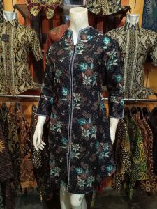 Tunik Batik Modern: Pilihan Terbaik untuk Wanita