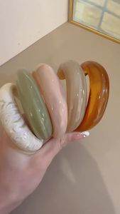 Smooth C-shaped Acrylic Cuff Bangles for Women Vintage Jelly Color Irregular Smudging Bangle Wide Resin Bracelets Accessories M1