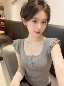Design Stylish U-Neck Short Sleeves T-Shirt