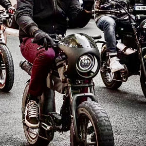 Super73 ปิดหน้ารถจักรยานยนต์แบบดัดแปลง สีดำ สไตล์วินเทจ ปลอกกันลม ปลอกไฟหน้า ชิ้นส่วน Super73 PVC โปร่งใส