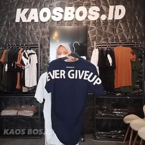 KAOS NEVER GIVE UPNEVER GIVE UPKAOS DISTRO PRIA LENGAN PENDEKKAOS INDONESIA