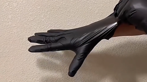 100pcs / box black clean food grade gloves black gloves for cooking disposable Tattoo gloves Sterile food contact hand gloves