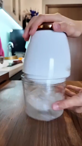 Máy Xay Cầm Tay 700ml Cao Cấp Công Suất 350W Chế Biến Món Ăn Trong Chớp