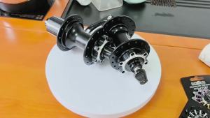 Mountain Road Bike Disc Brake Hub 24/28/32 Holes Thru-Axle Quick Release 8-11 Speed Front 2 Rear 4 Ball Bearings Hub