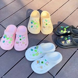 #656#Cute girl heart baotou slippers female summer new flat two wear outside to wear cartoon hole sandals