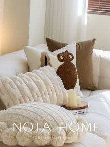 Modern Minimalist Luxurious Cushion