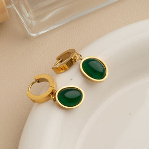ต่างหูสแตนเลสสีเขียวมรกตแฟชั่นต่างหูเครื่องประดับทองคำเพทายหยกสีเขียวแนววินเทจที่เรียบง่ายทันสมัยเครื่องประดับไม่ซีด