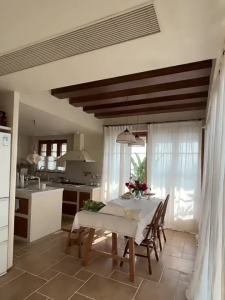 BEIQIVI | Carved Antique-style Faux Wooden Beam