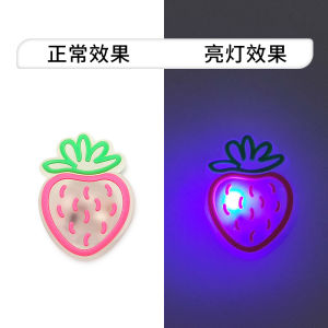 LED Flashing Crocs รองเท้าแตะเด็ก ดอกไม้ Crocs ประดับตกแต่ง กระดุมประดับไฟ รองเท้าแตะเด็ก แฟชั่นฤดูร้อน 2023 แบรนด์ Yumei