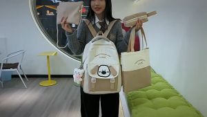 กระเป๋าเป้ (42x30 ซม) น่ารัก วัสดุผสม กระเป๋านักเรียนผู้หญิง กระเป๋าสะพายหลัง เป้ผู้หญิง เป้ผู้ชาย กระเป๋านักรียนมัธยม มีสีหลาย กันน้ำสูงสุด